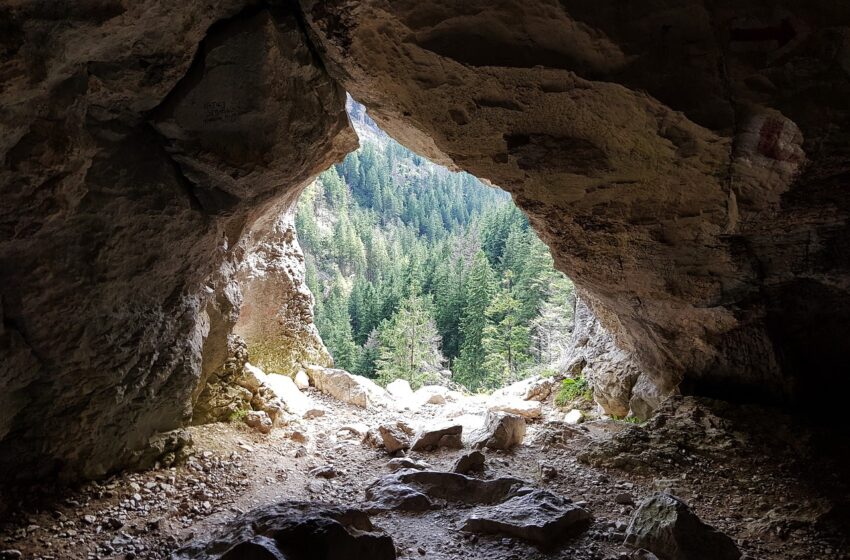  Jaskinie w Tatrach, które musisz zobaczyć w Polsce